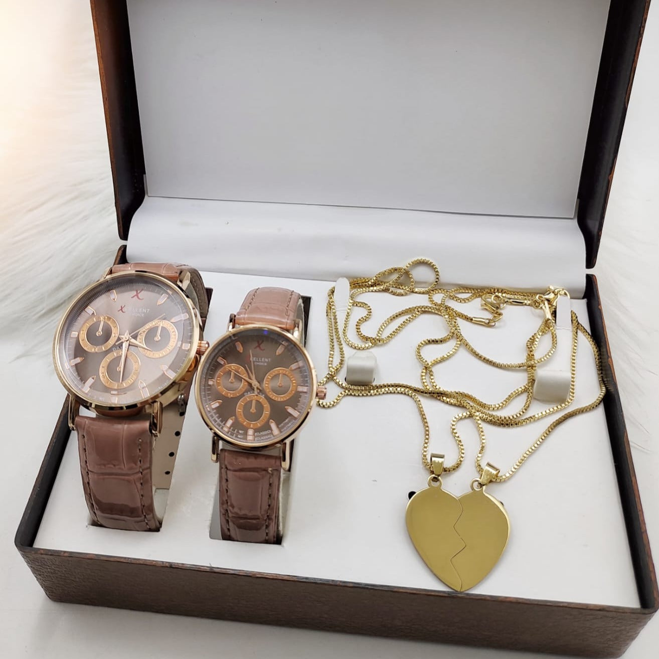 ELEGANT COUPLE WATCH WITH LOCKET CHAIN