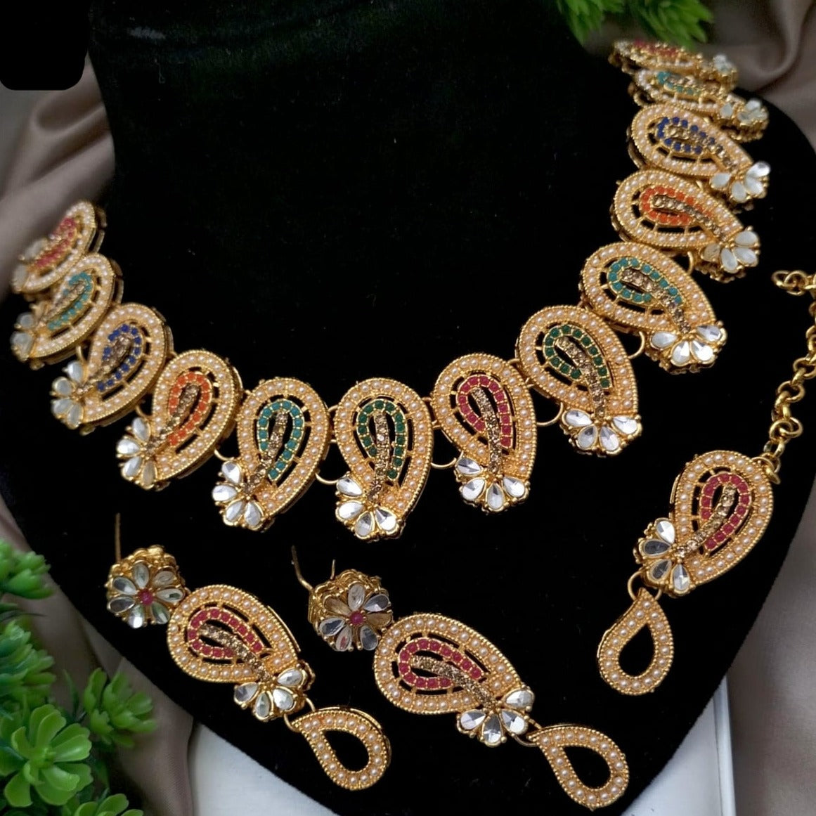 Bridal 9 Ratan Farshiya Kundun Chokar Set with Tika