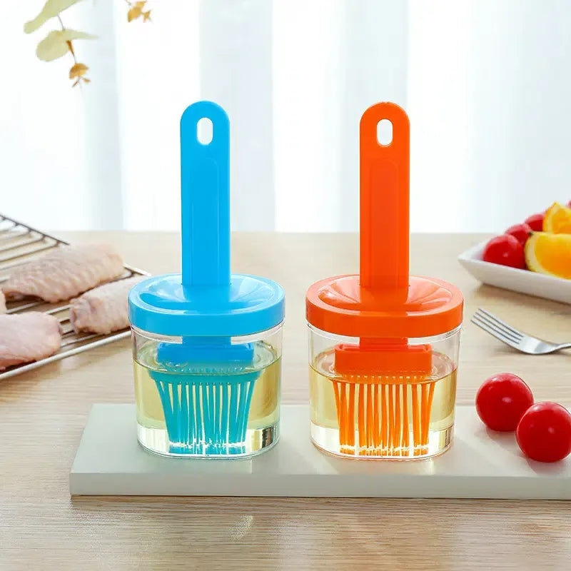 Plastic Oil Pot with Brush