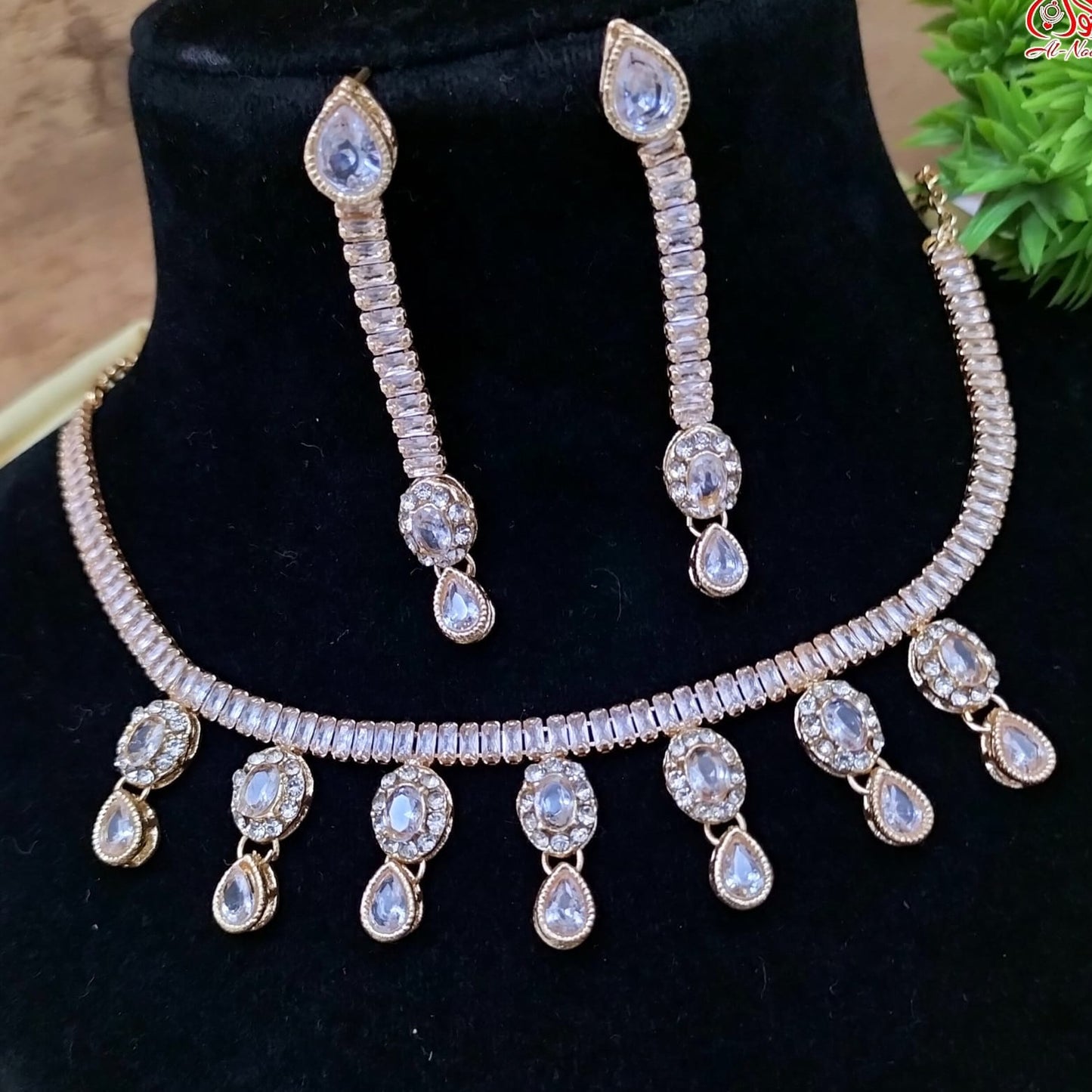 Ladies Indian Zarkon Jewelery Set