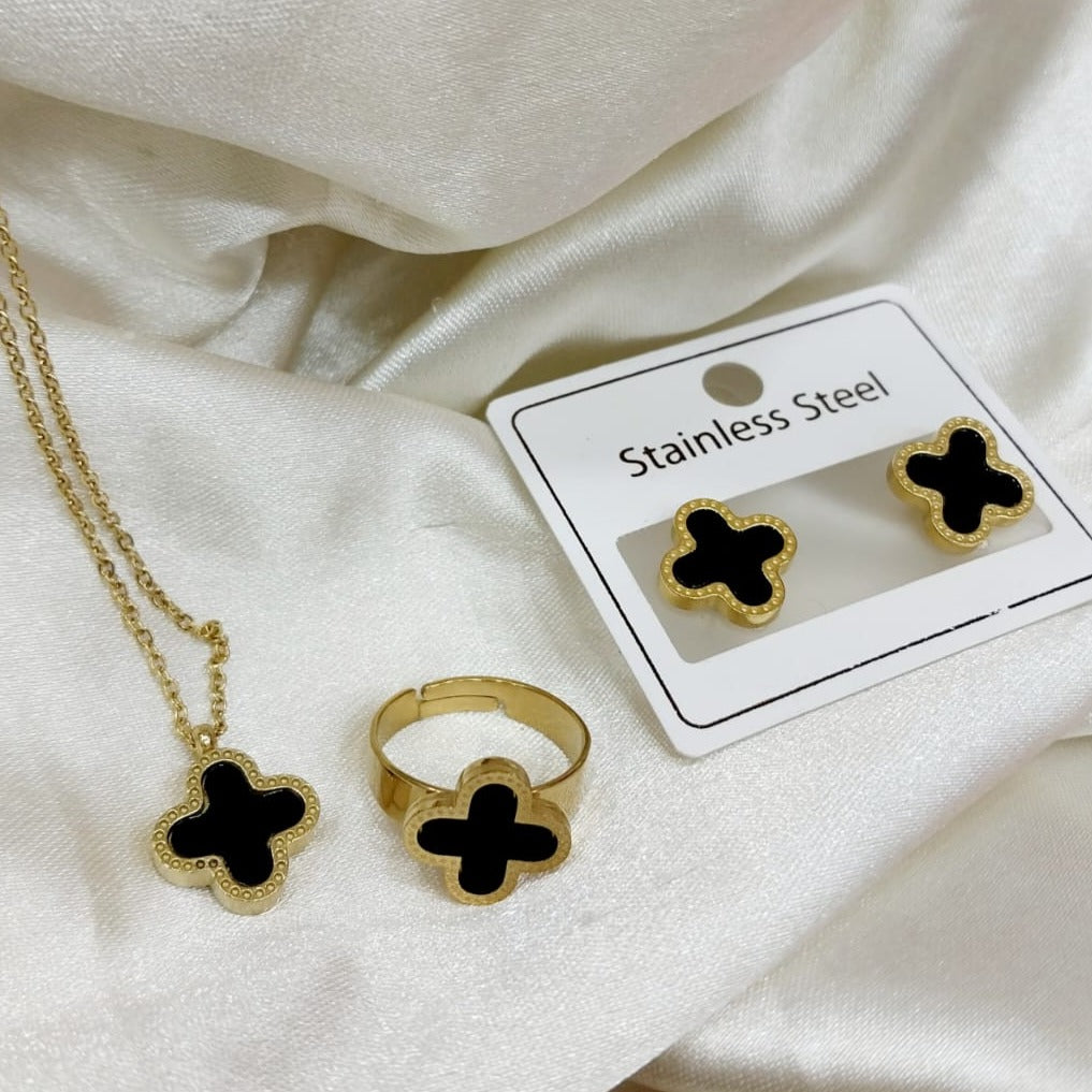 Clover Design Locket Set