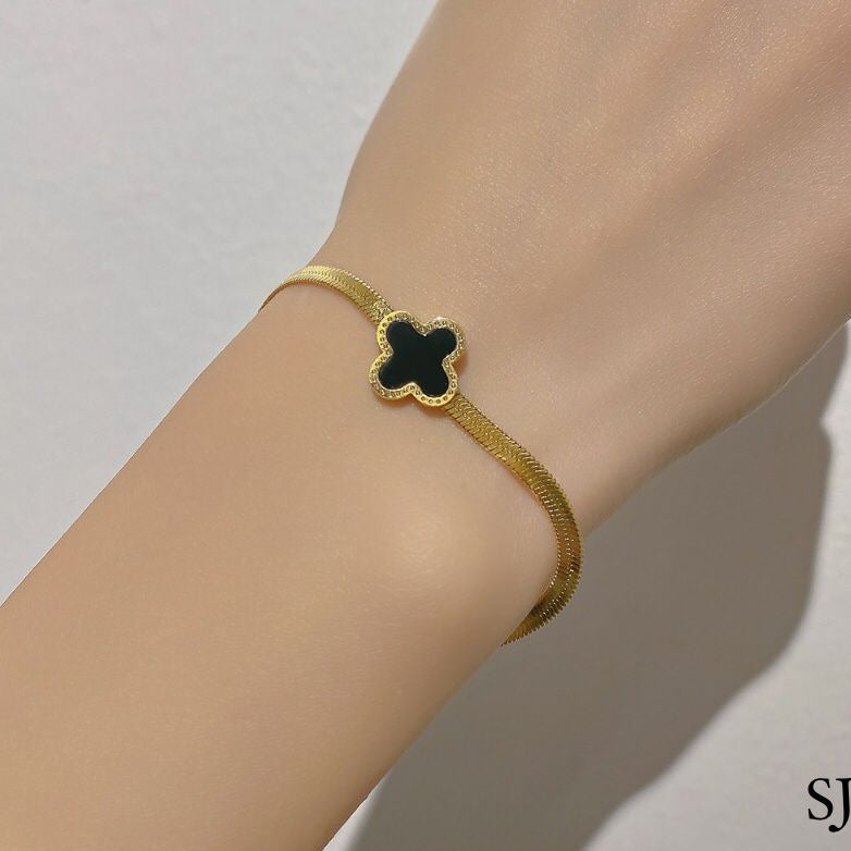 Luxury Branded Clover Design Bracelet