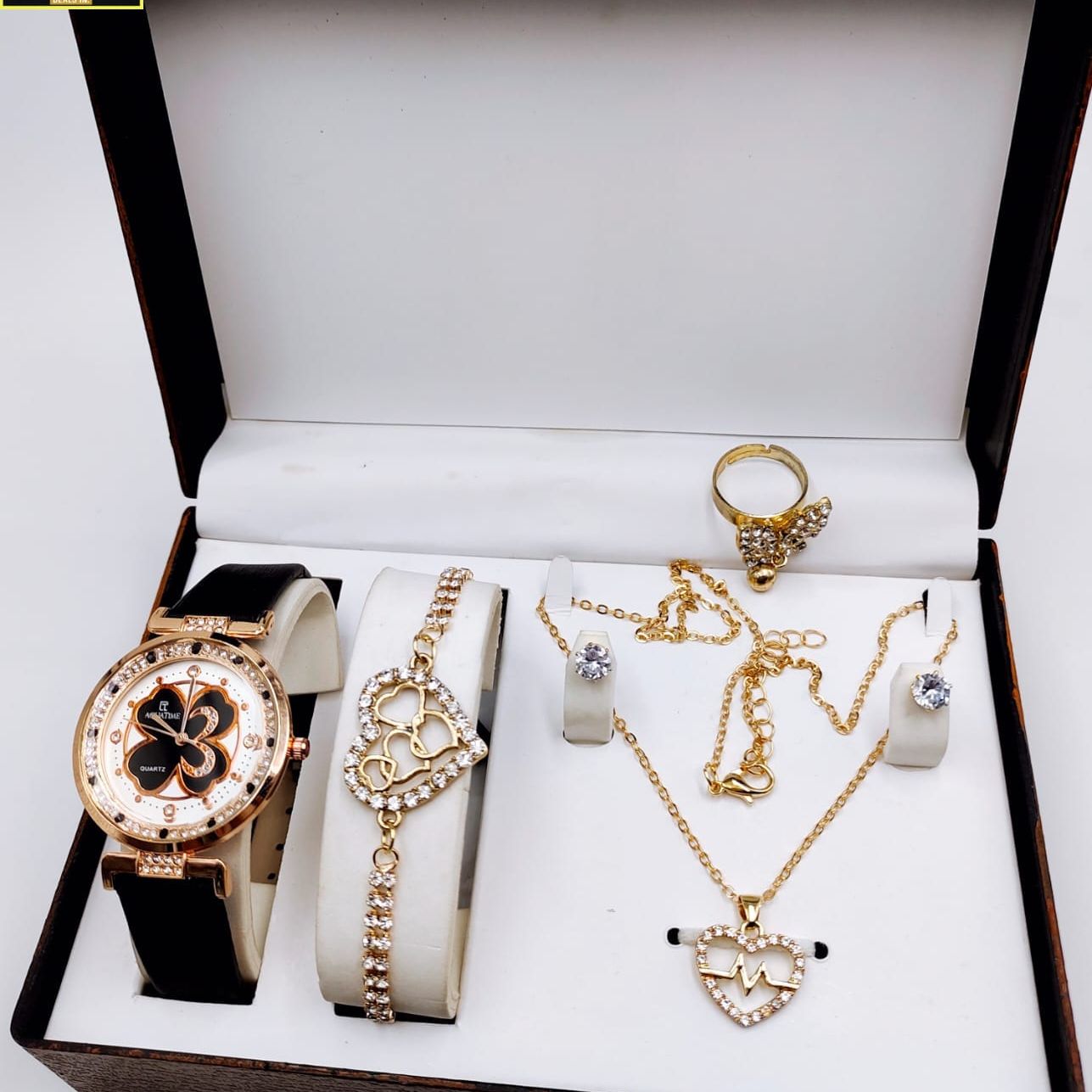 AQUA GIRLS WATCH