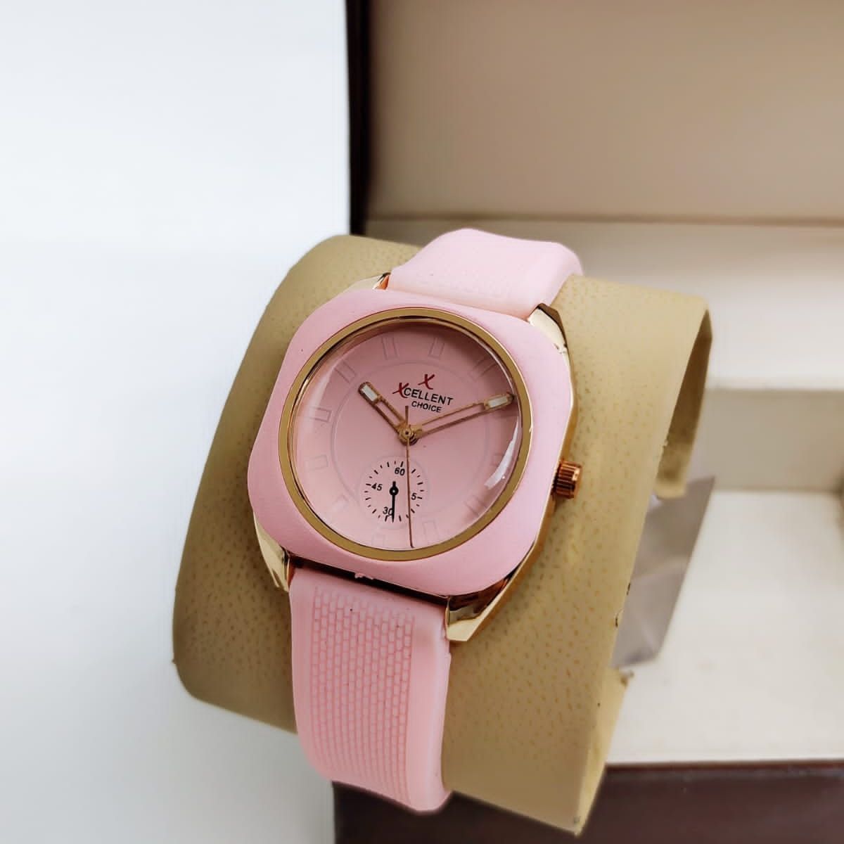 LUXURY & ELEGANT WATCH