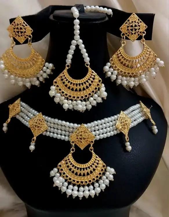 Regal Radiance Choker Set - Earring and Tika - Complete Set