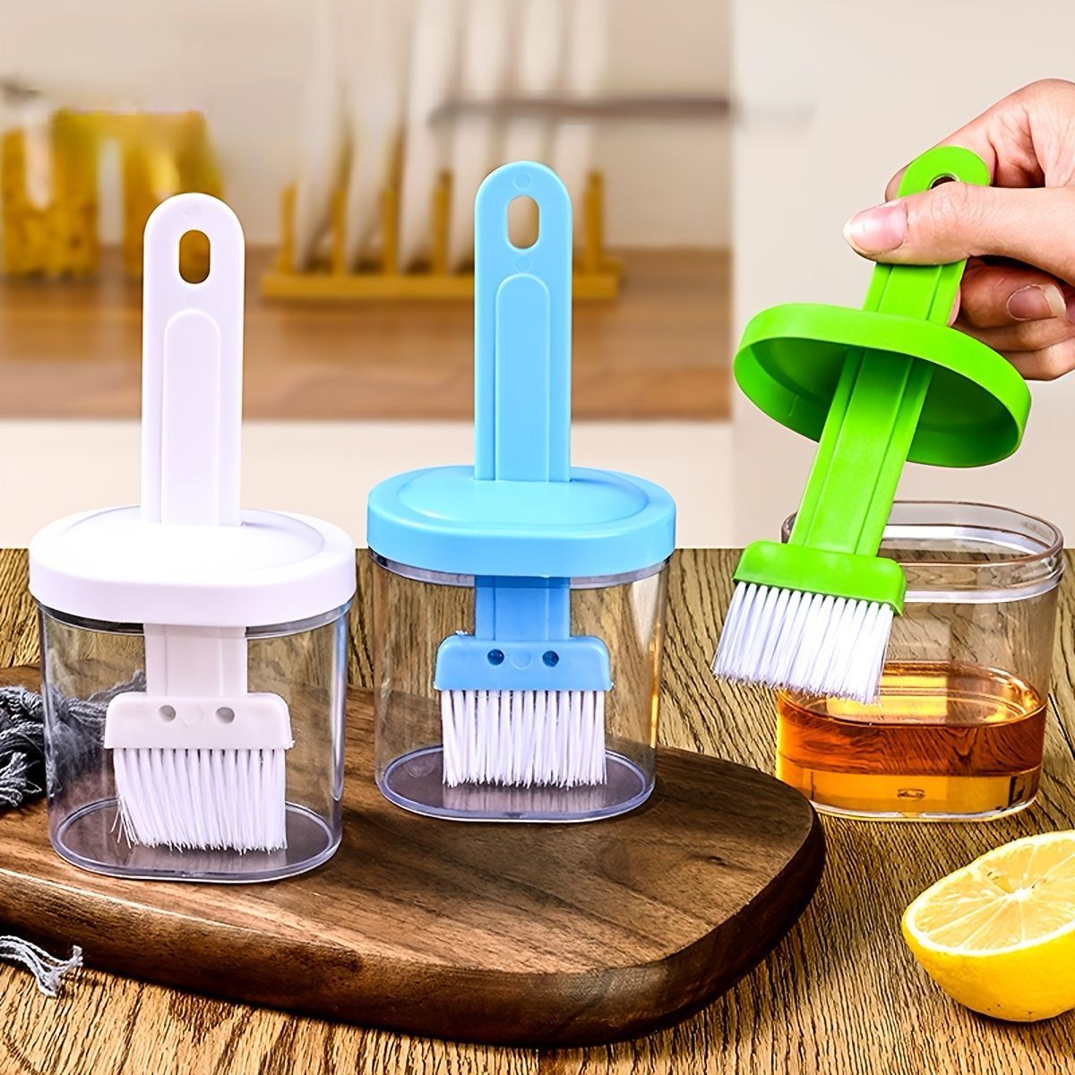 Plastic Oil Pot with Brush