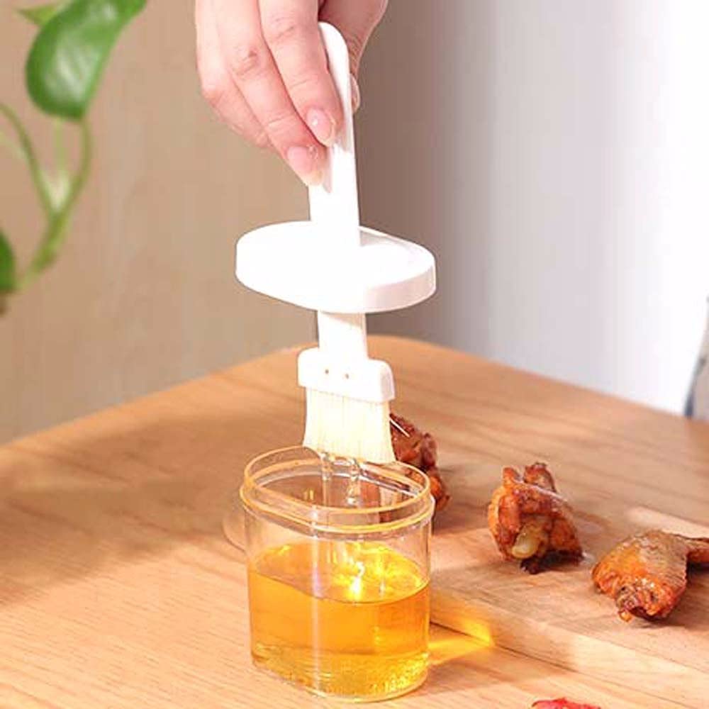 Plastic Oil Pot with Brush
