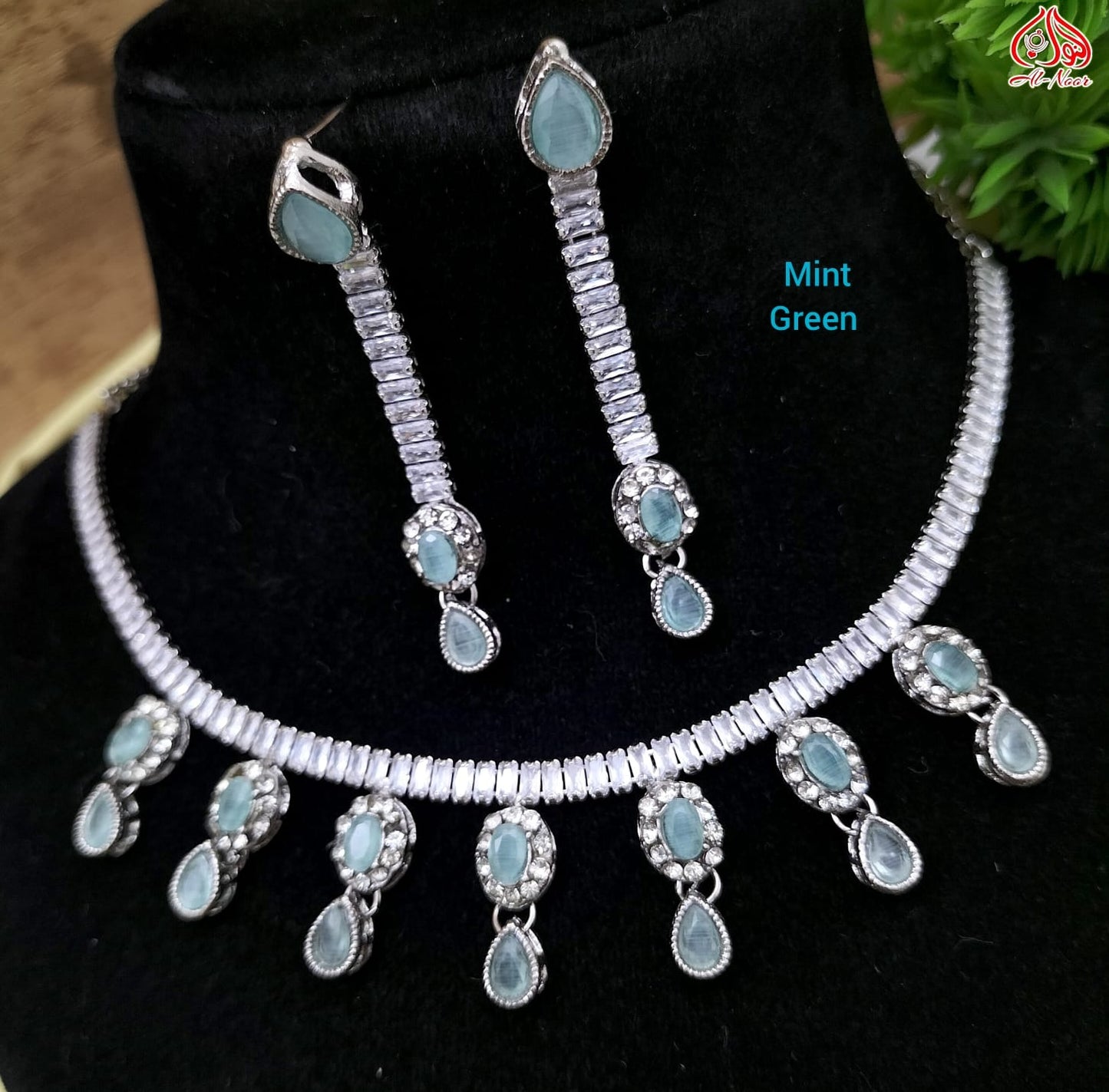 Ladies Indian Zarkon Jewelery Set
