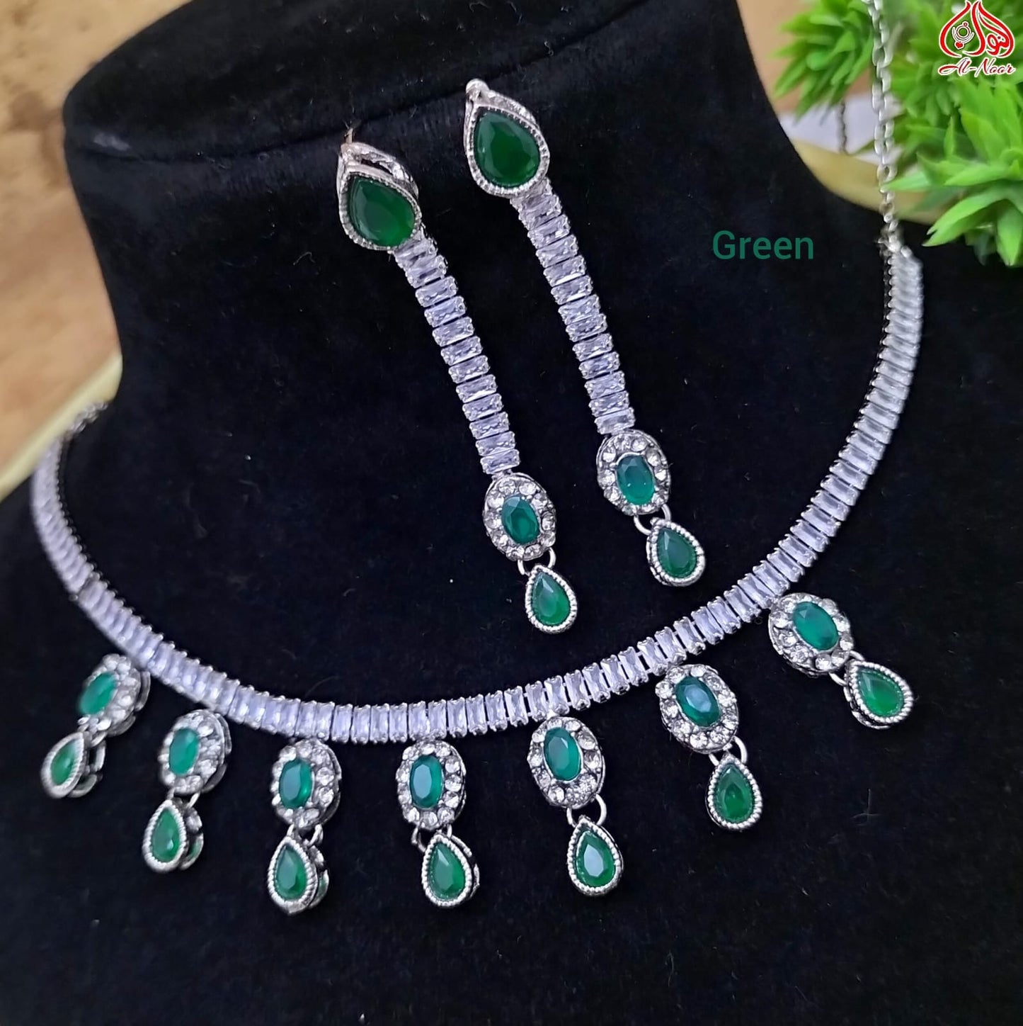 Ladies Indian Zarkon Jewelery Set