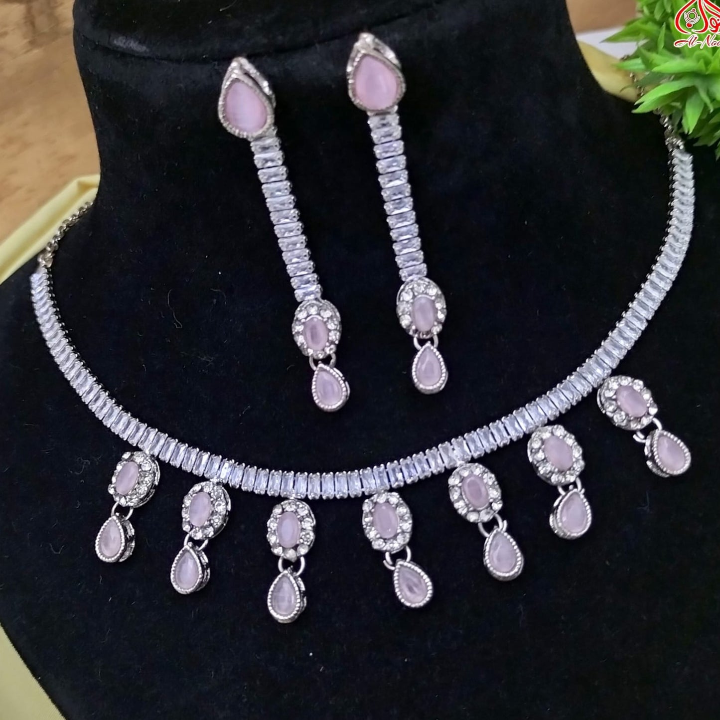 Ladies Indian Zarkon Jewelery Set