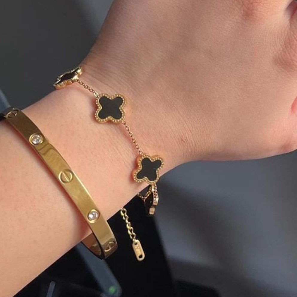 Clover-Shaped Bangle and Bracelet