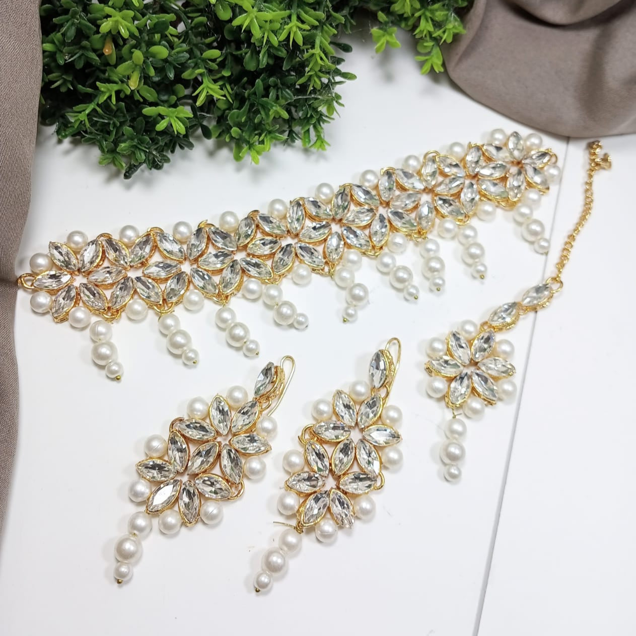 Kundan Pearl Choker Set