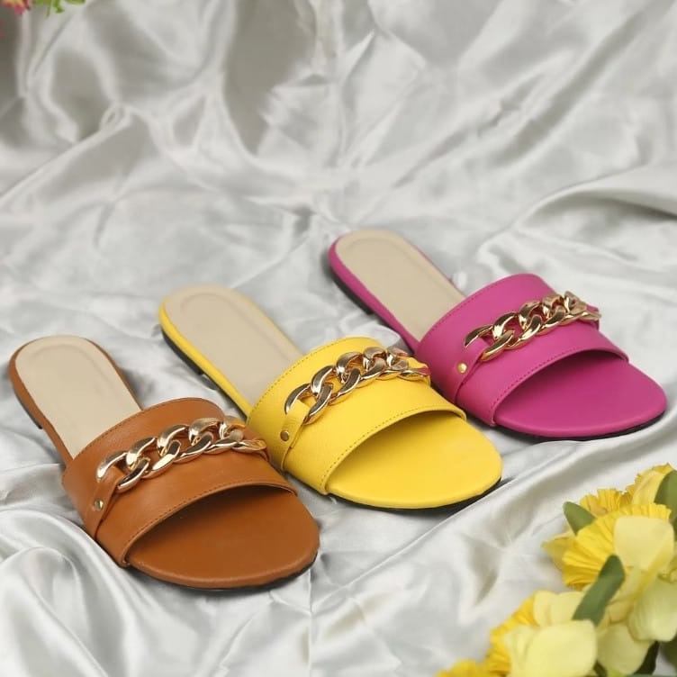 Ladies Chain Style Flat Shoes