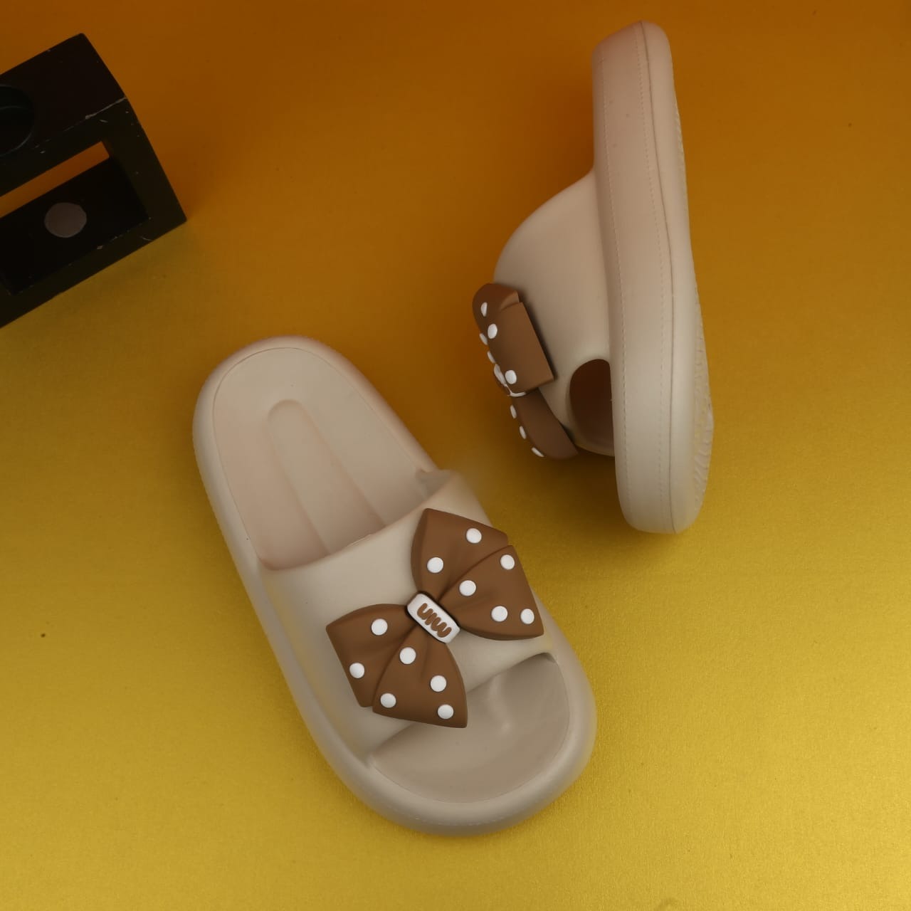 Polka Dots Slippers